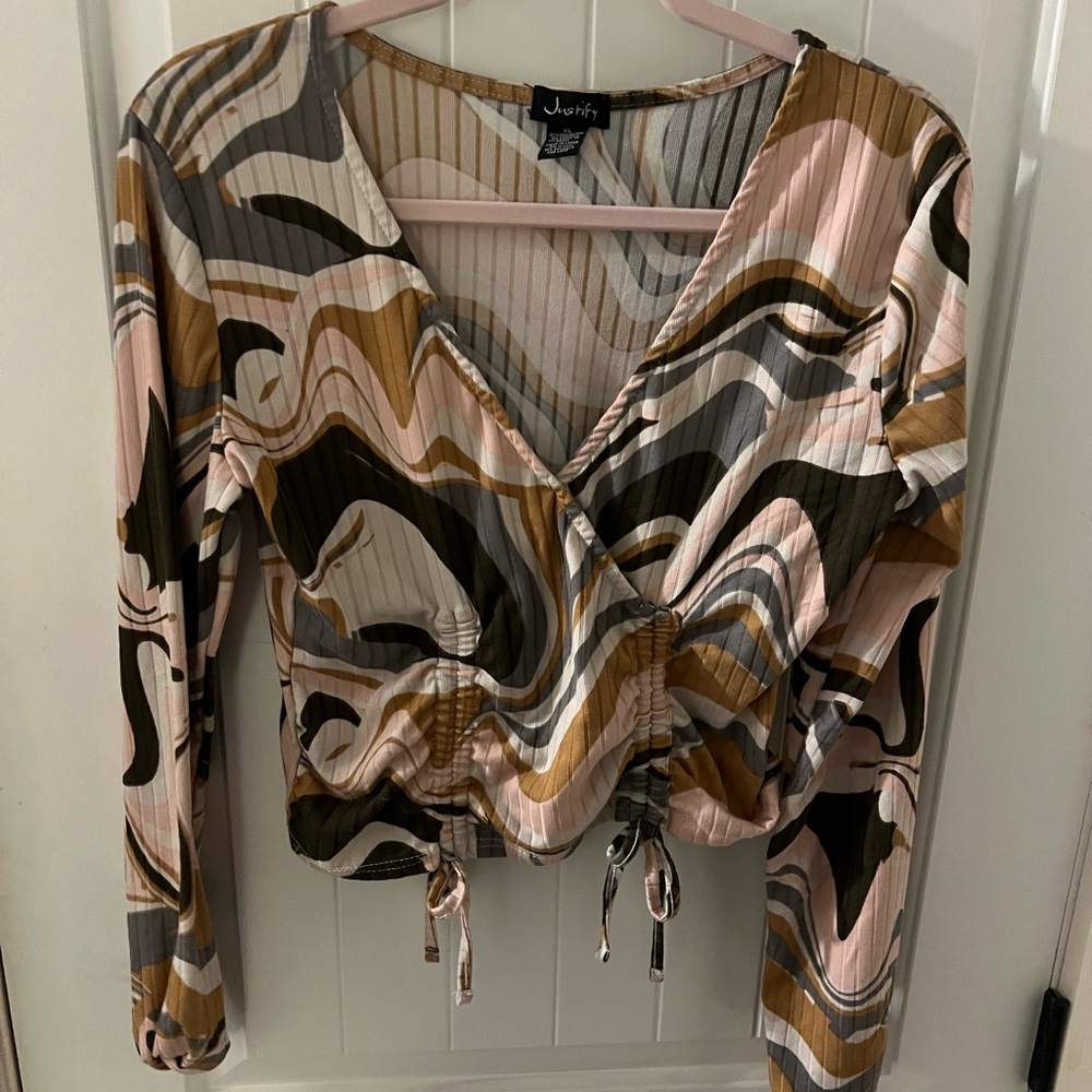 Adorable 70s crop top!